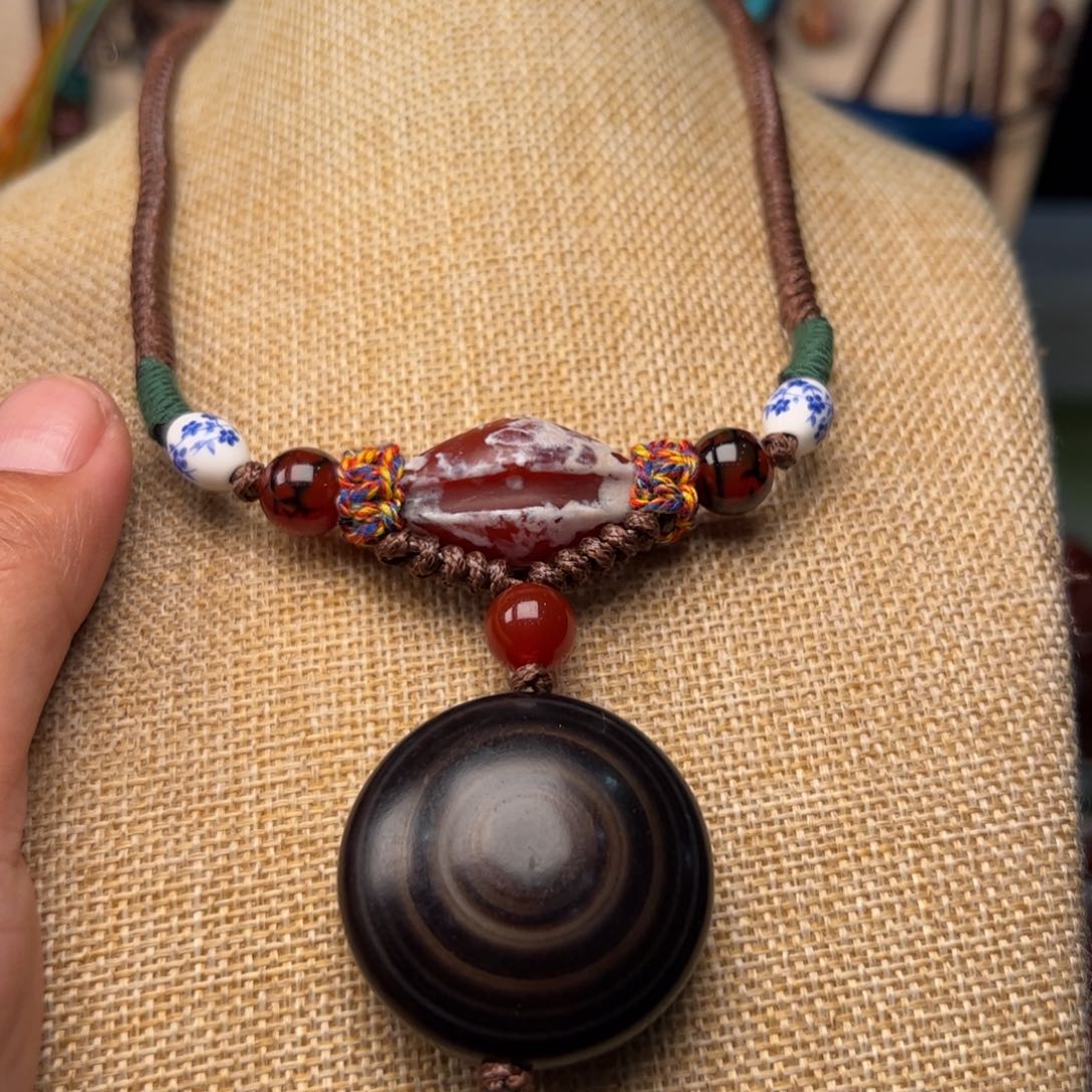 玛瑙/玉髓颈饰未镶嵌