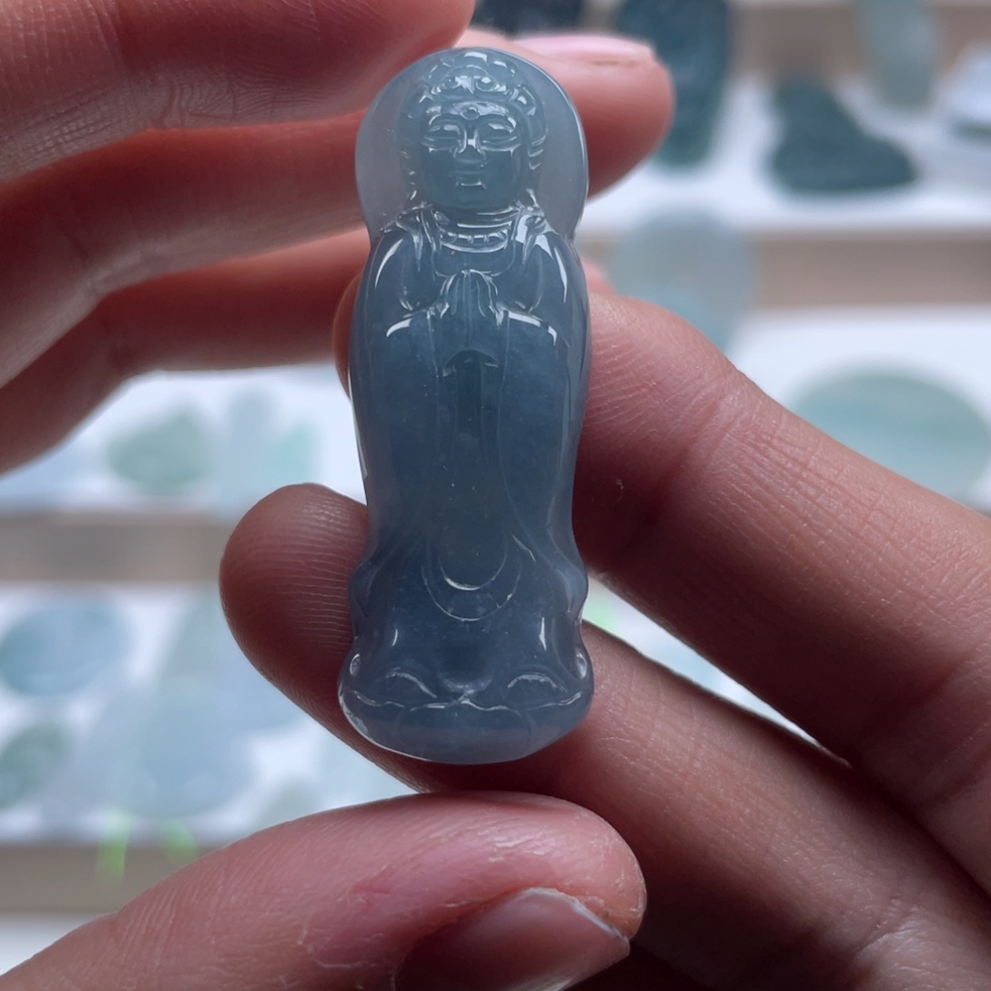 翡翠未镶嵌颈饰观音