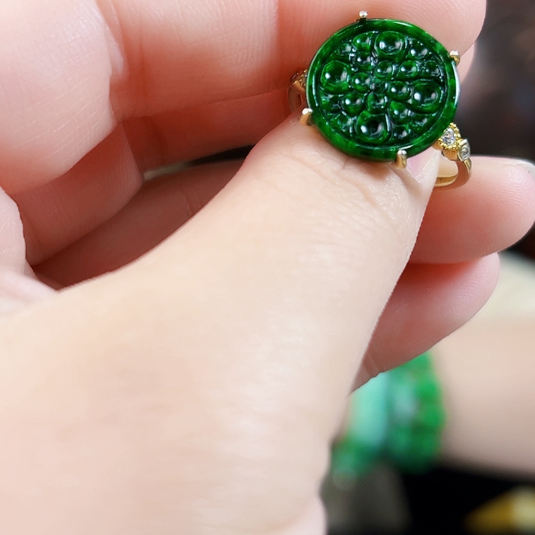 翡翠颈饰银S925镶嵌戒指