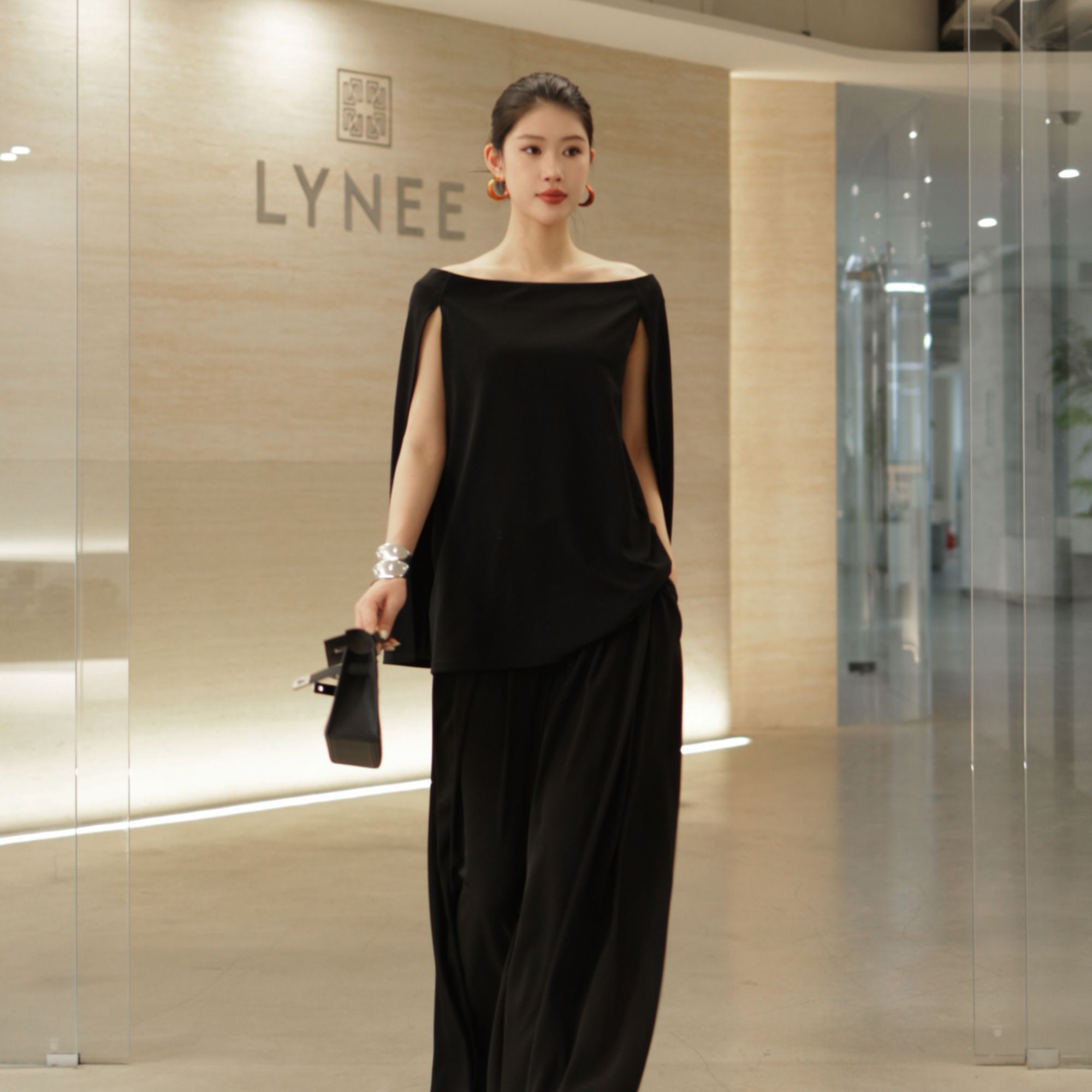 LYNEE 三醋酸简约茧型露肩设计感斗篷式纯欲慵懒风上衣LGB2FST012