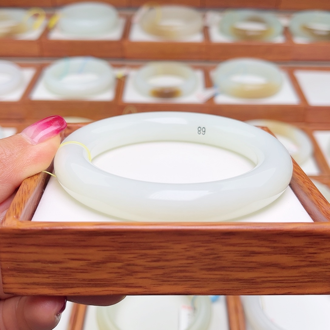 和田玉手镯未镶嵌61.8