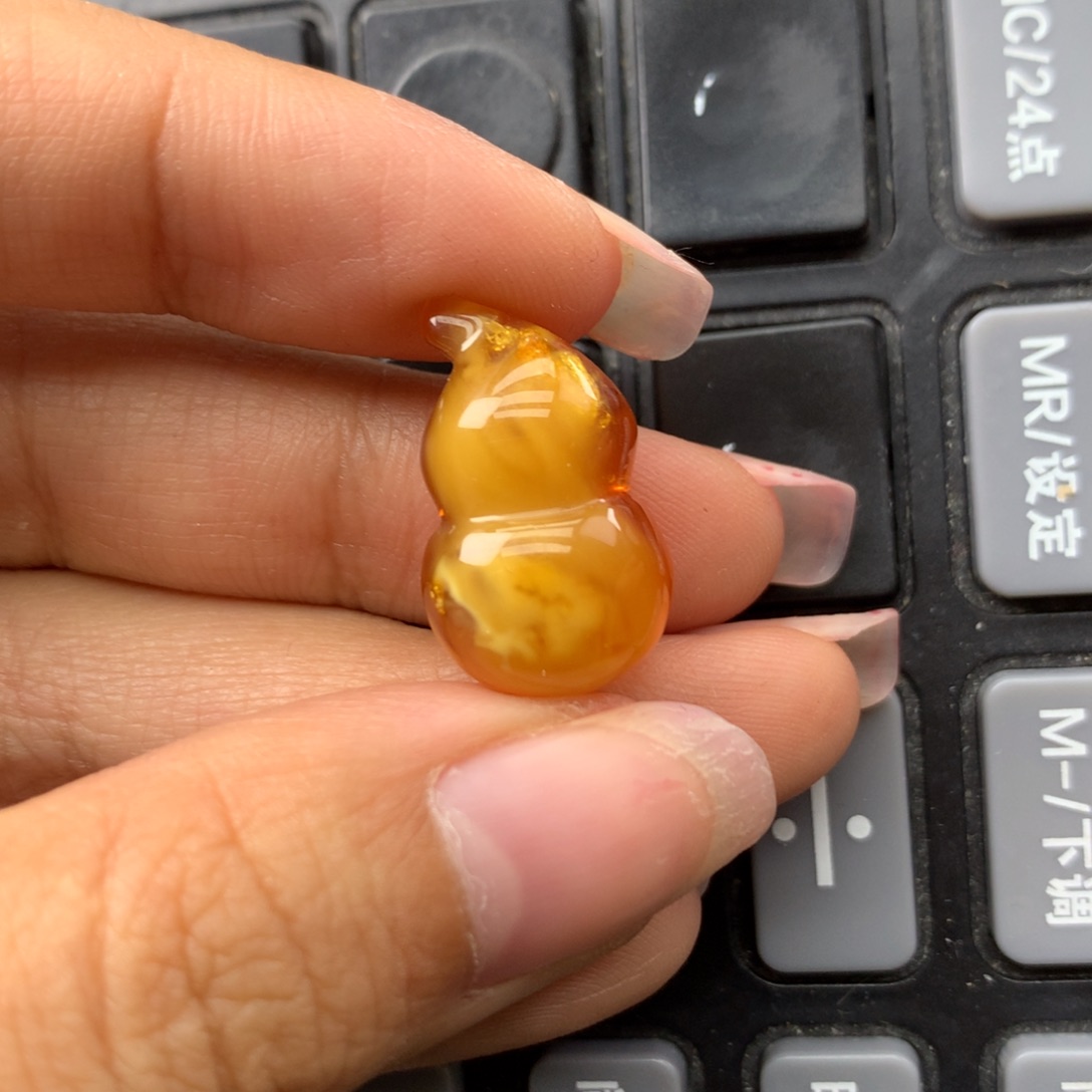 琥珀未镶嵌珠宝奇石