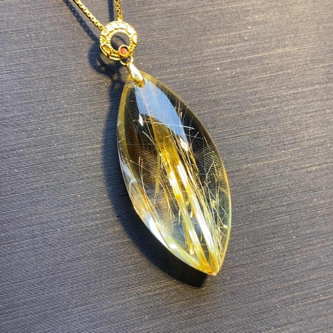 颈饰水晶18K金镶嵌钛晶全净体马眼水滴吊坠