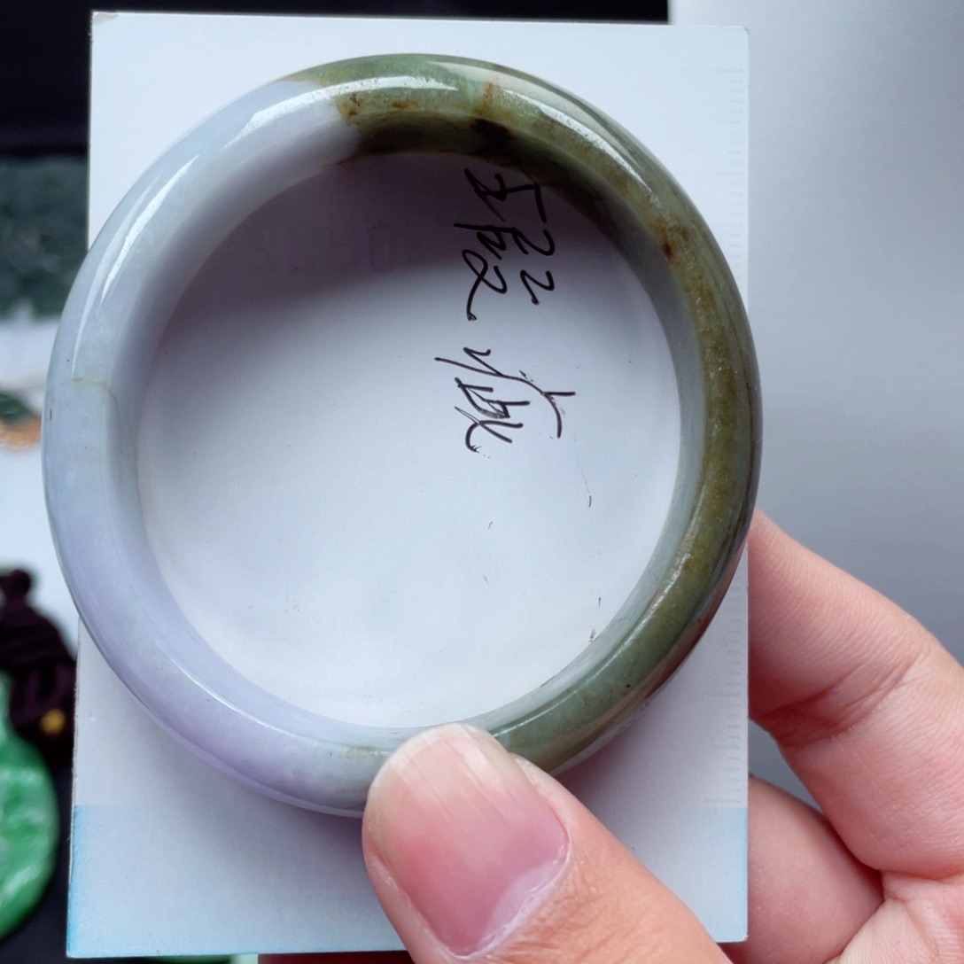 翡翠颈饰未镶嵌51手镯