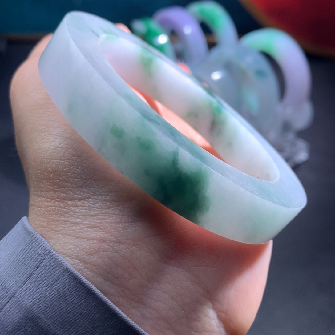 未镶嵌翡翠手镯定制翡翠
