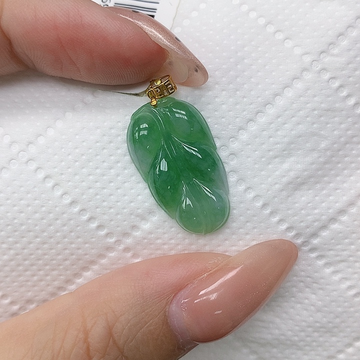 颈饰18K金镶嵌翡翠