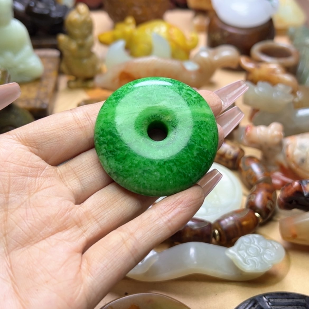 【闪购商品】蛇纹石玉颈饰未镶嵌