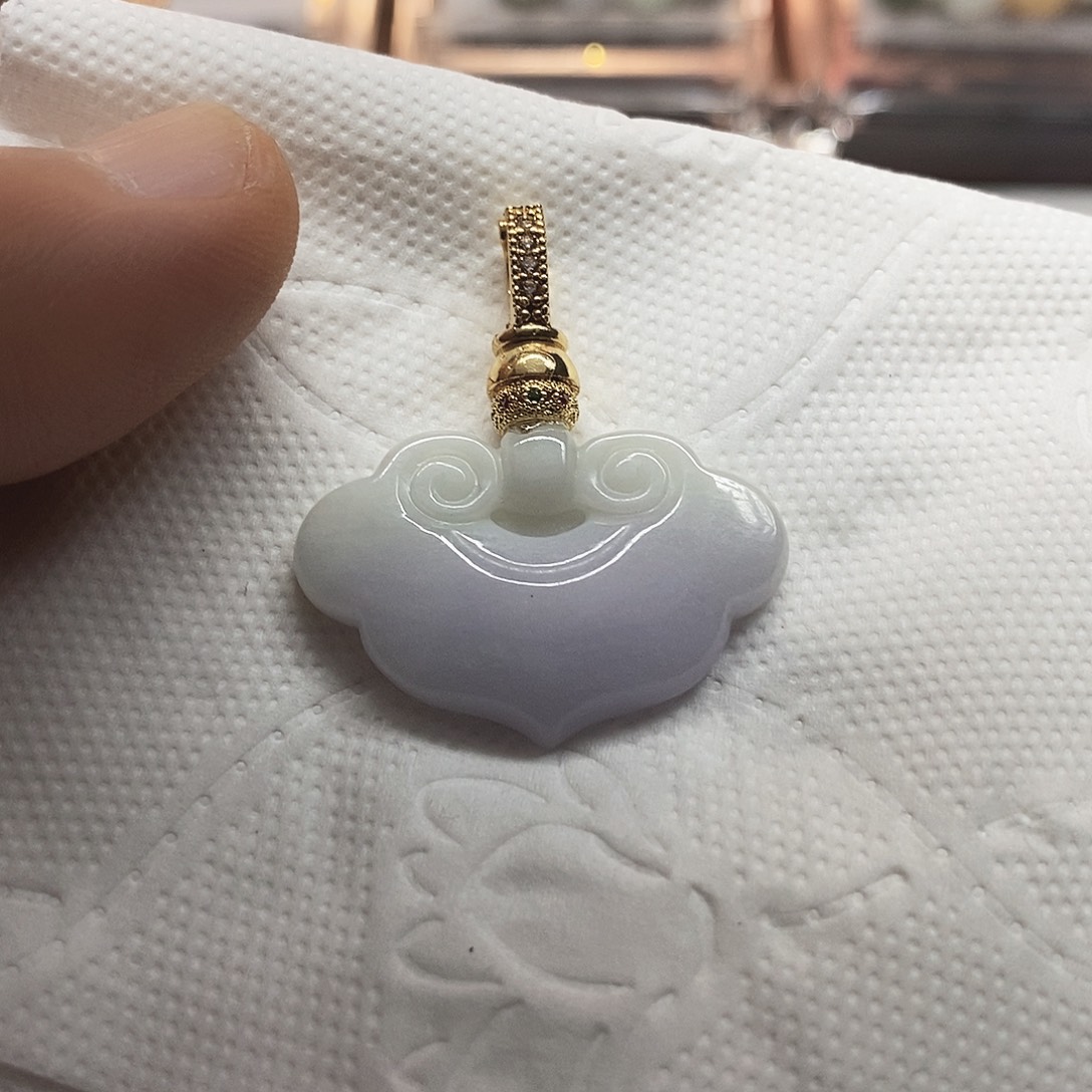 翡翠未镶嵌颈饰缅A