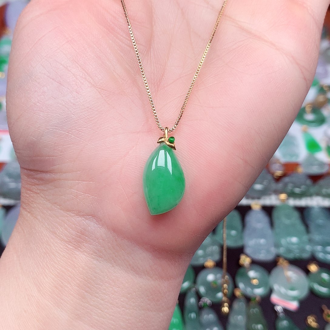翡翠颈饰18K金镶嵌天然翡翠A货