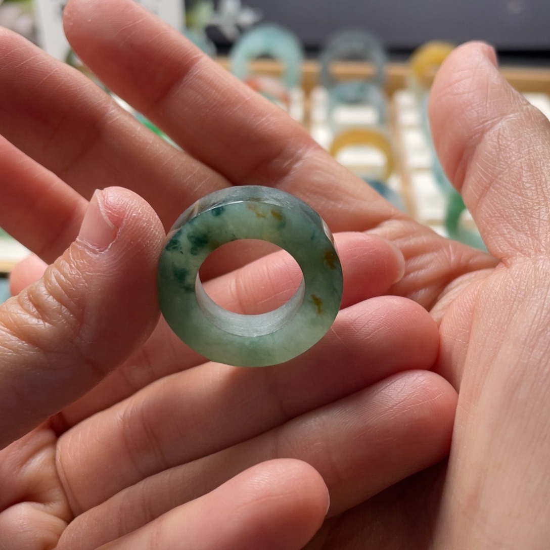 定制翡翠未镶嵌翡翠