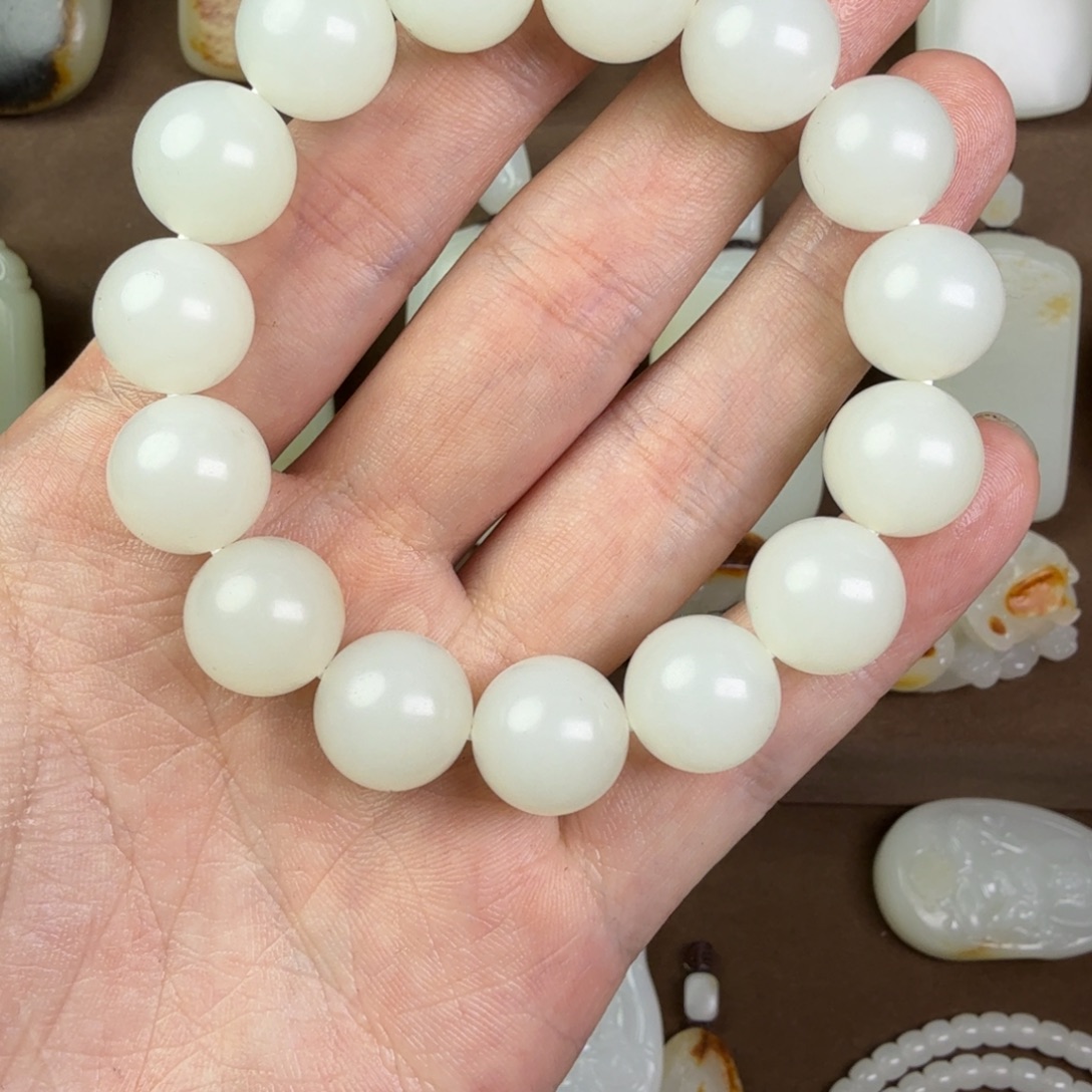 洁***和田玉未镶嵌颈饰