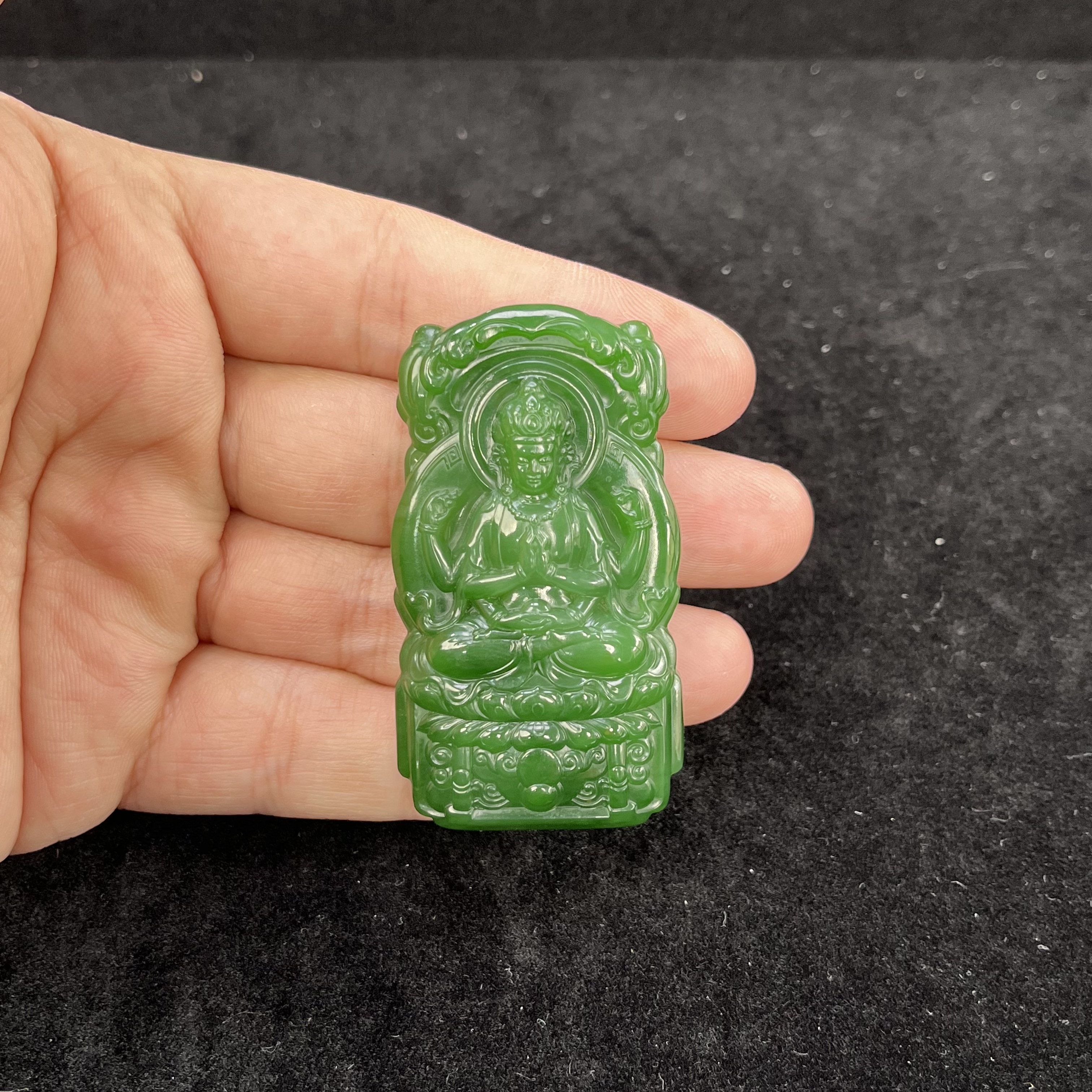 和田玉俄料碧玉观音吊坠