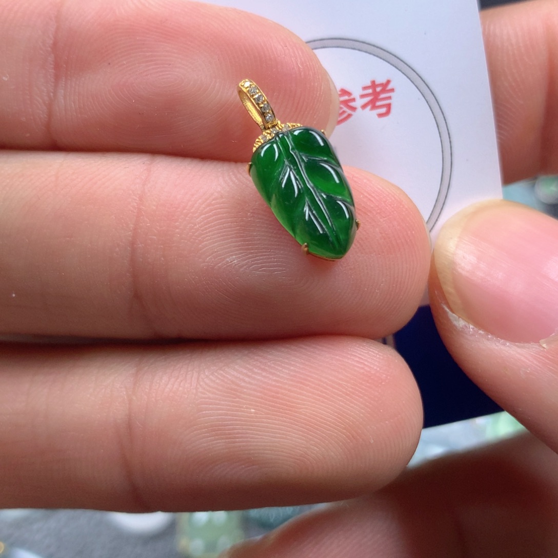 【闪购商品】翡翠颈饰18K金镶嵌翡翠