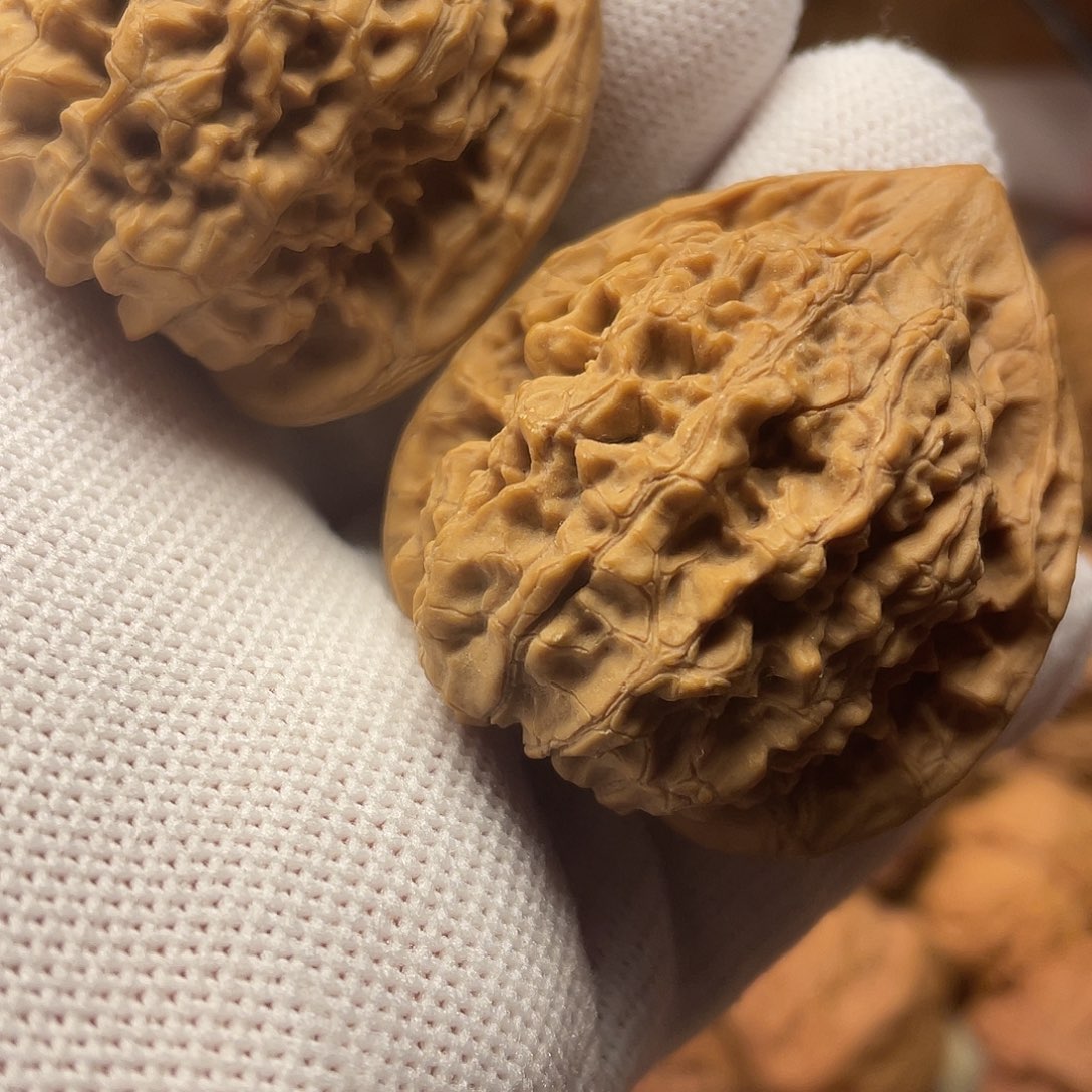 桃核吊坠王永麒麟纹官帽