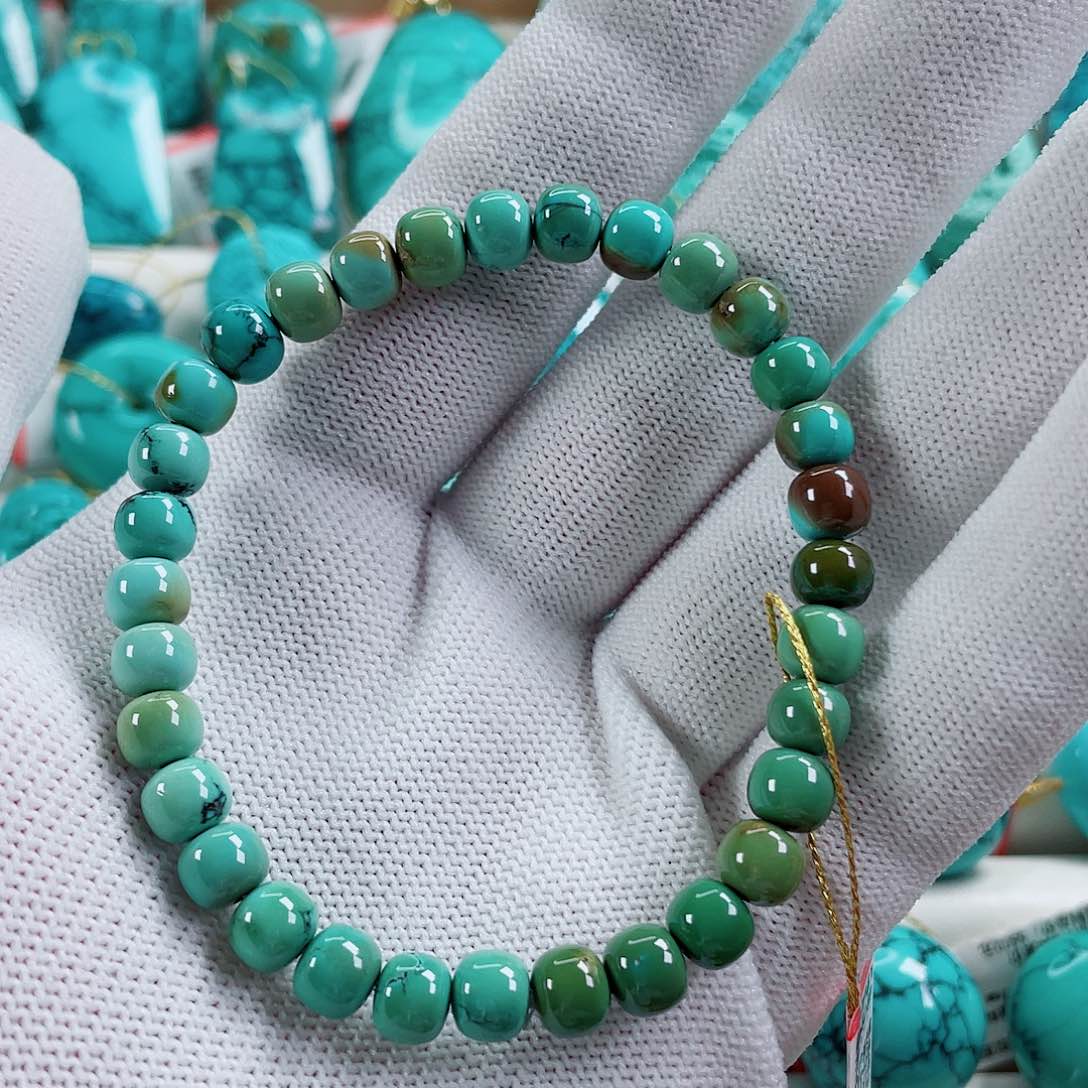 绿松石未镶嵌颈饰