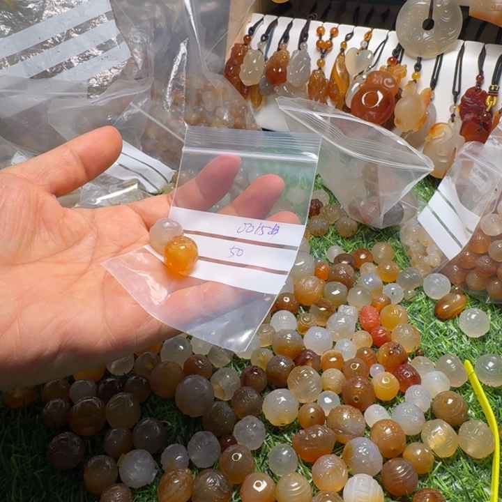 沧***笑玛瑙/玉髓未镶嵌颈饰