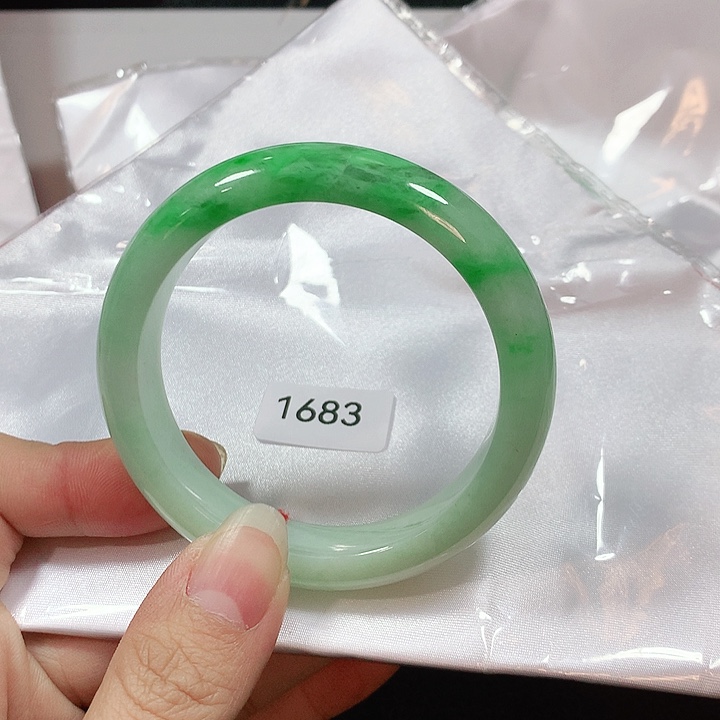 翡翠手镯未镶嵌.*.天然翡翠手镯55