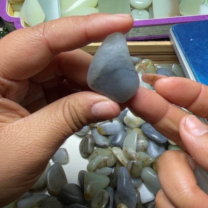 和田玉未镶嵌珠宝半成品