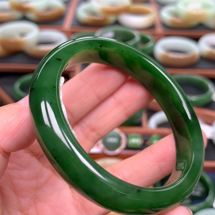 和田玉（碧玉）手镯未镶嵌57
