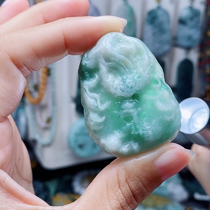 翡翠未镶嵌颈饰翡翠