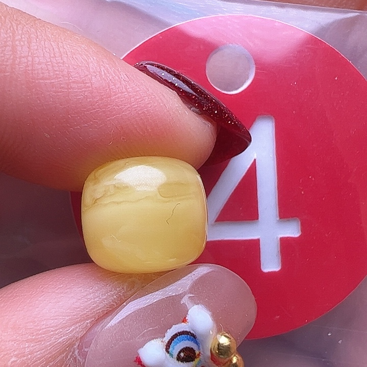 蜜蜡裸石未镶嵌10.8m m