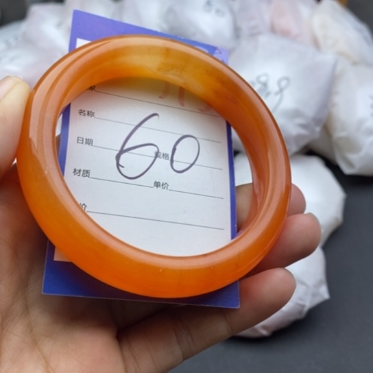 石英质玉未镶嵌手镯