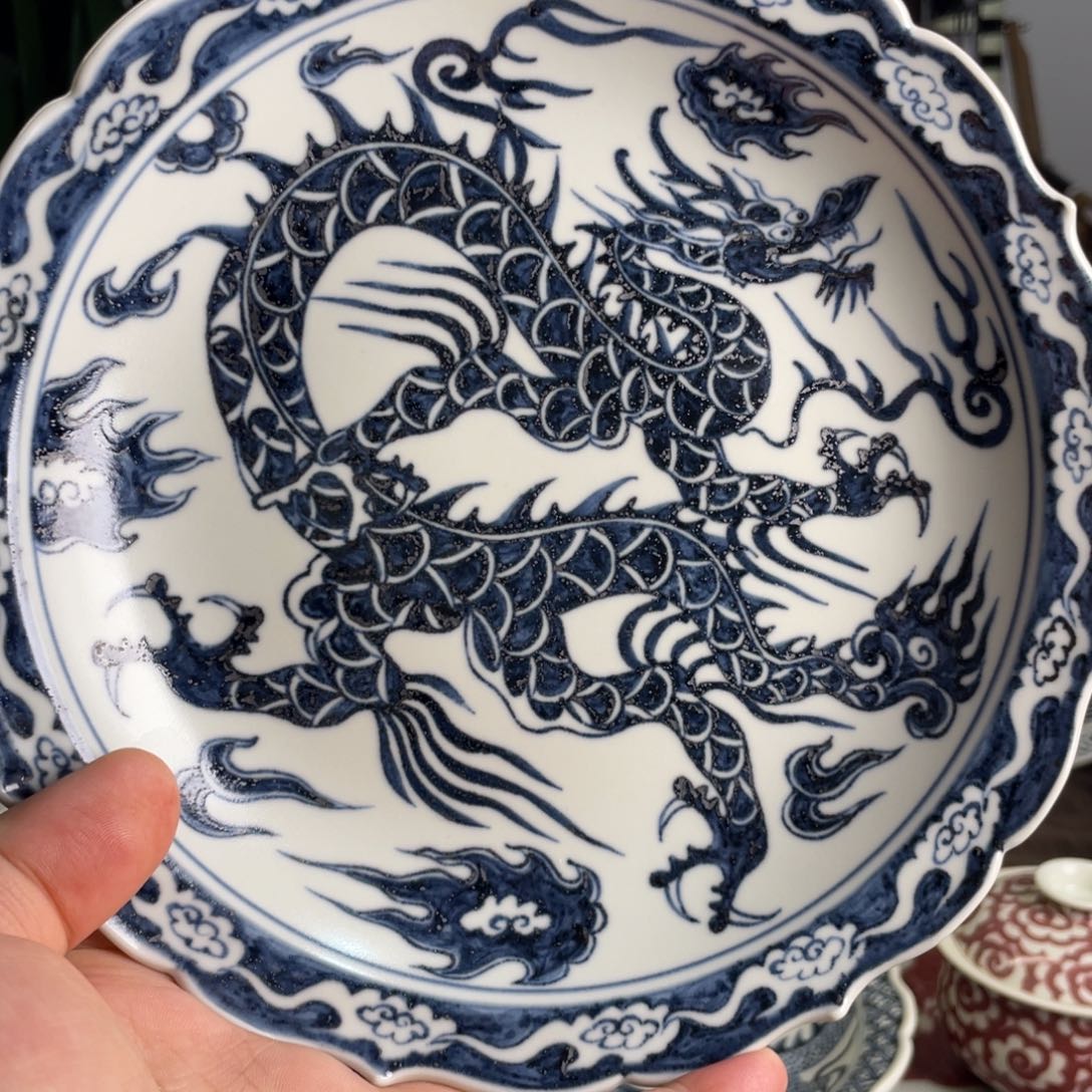 Y****u元青花铠甲龙葵口壶承微瑕