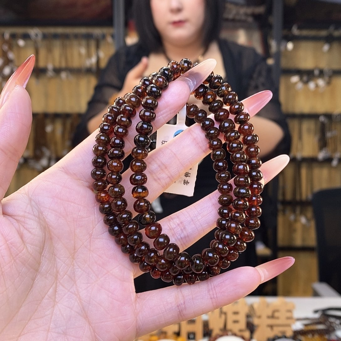 琥珀裸石未镶嵌6m血珀