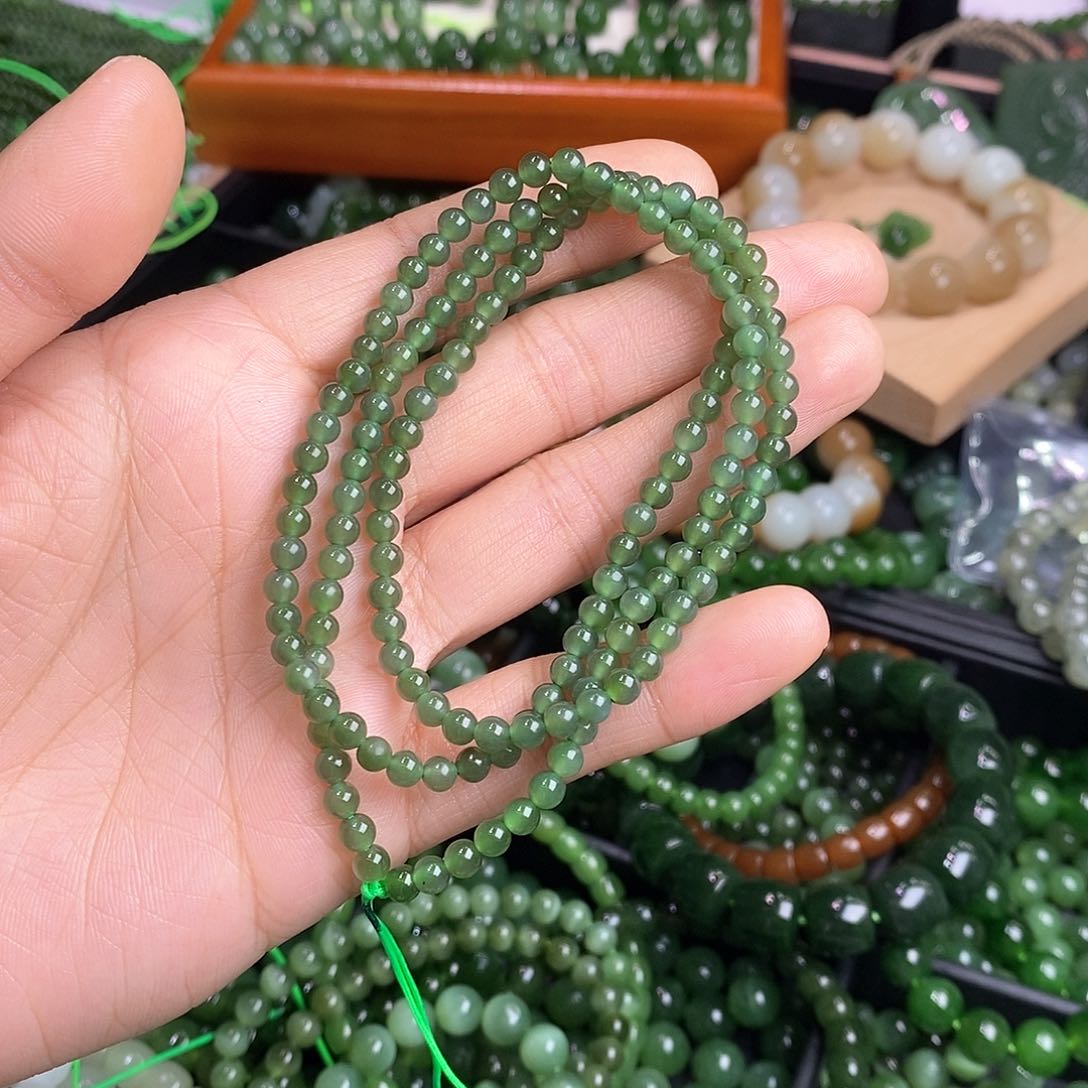 和田玉（碧玉）颈饰未镶嵌