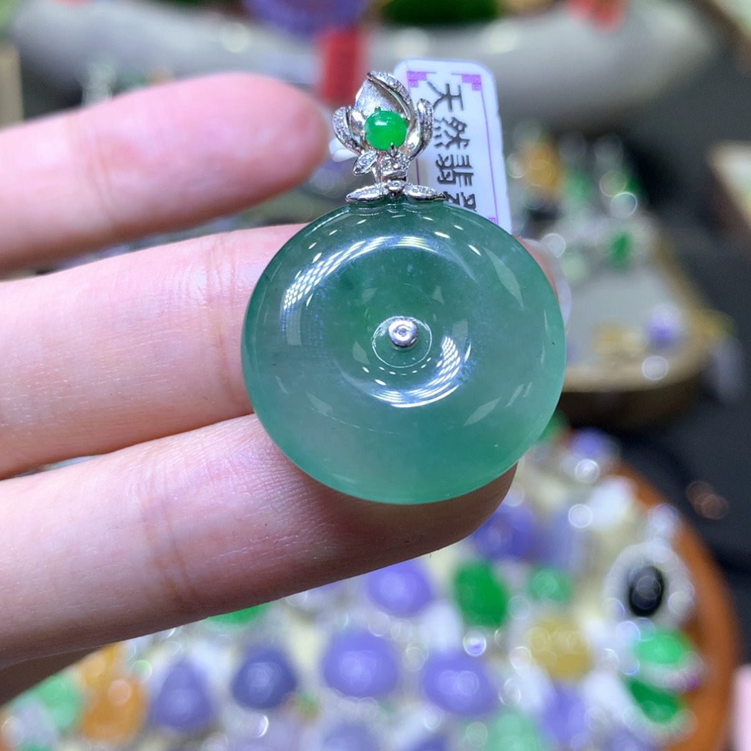 【闪购商品】翡翠颈饰18K金镶嵌翡翠吊坠项链