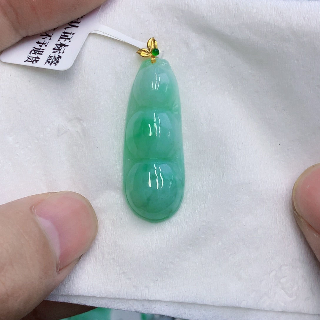 翡翠18K金镶嵌颈饰翡翠