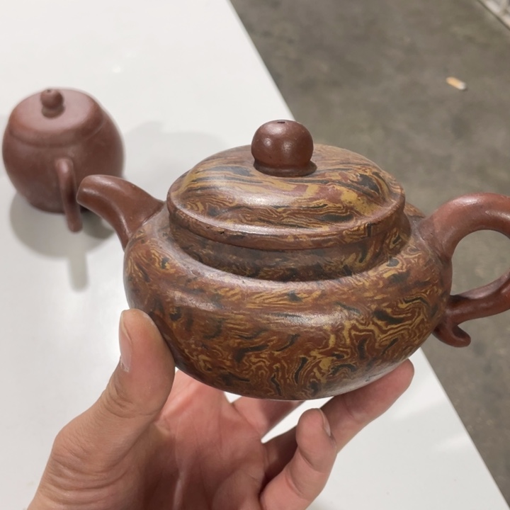 紫砂茶壶老厂紫砂壶一件。