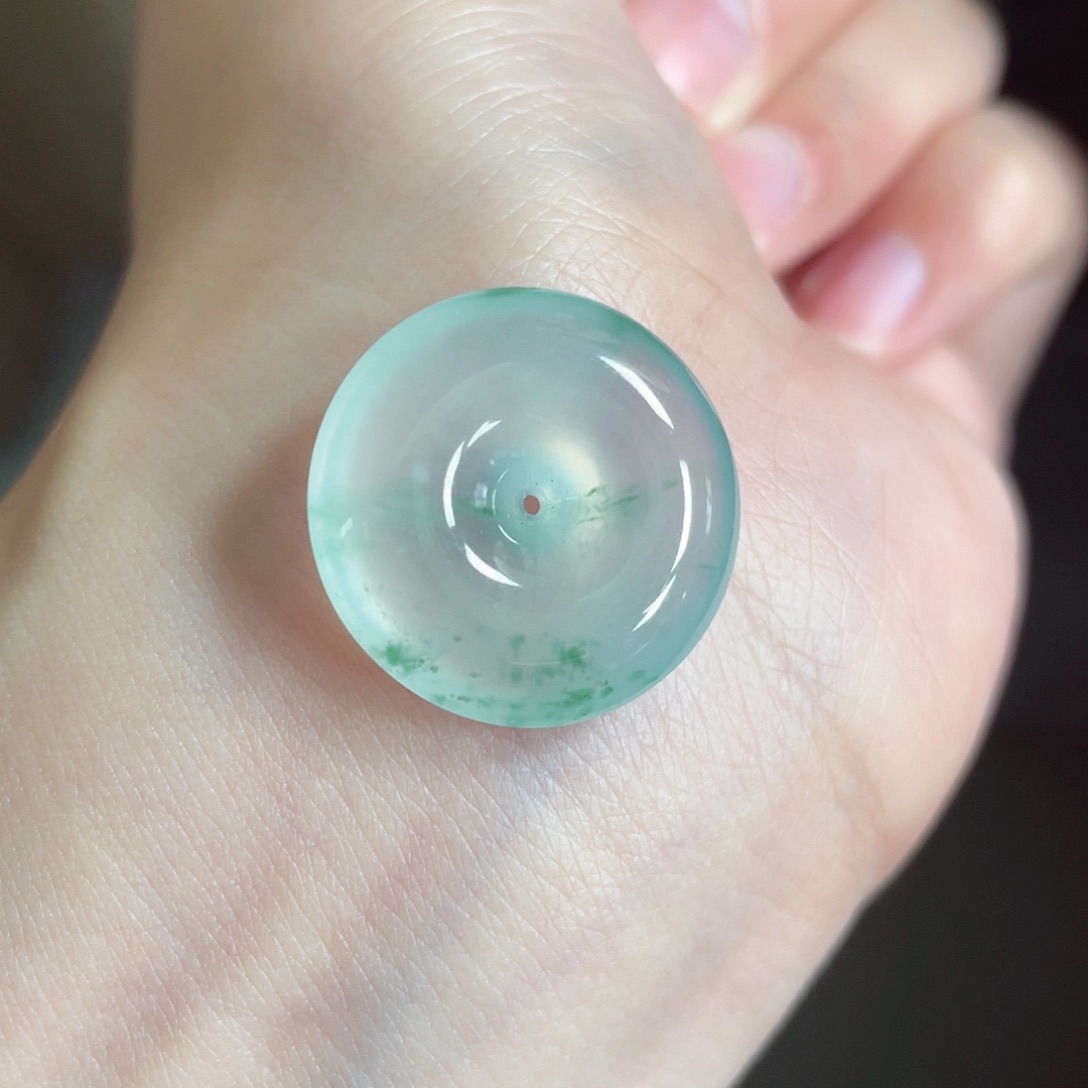 翡翠颈饰未镶嵌扣子