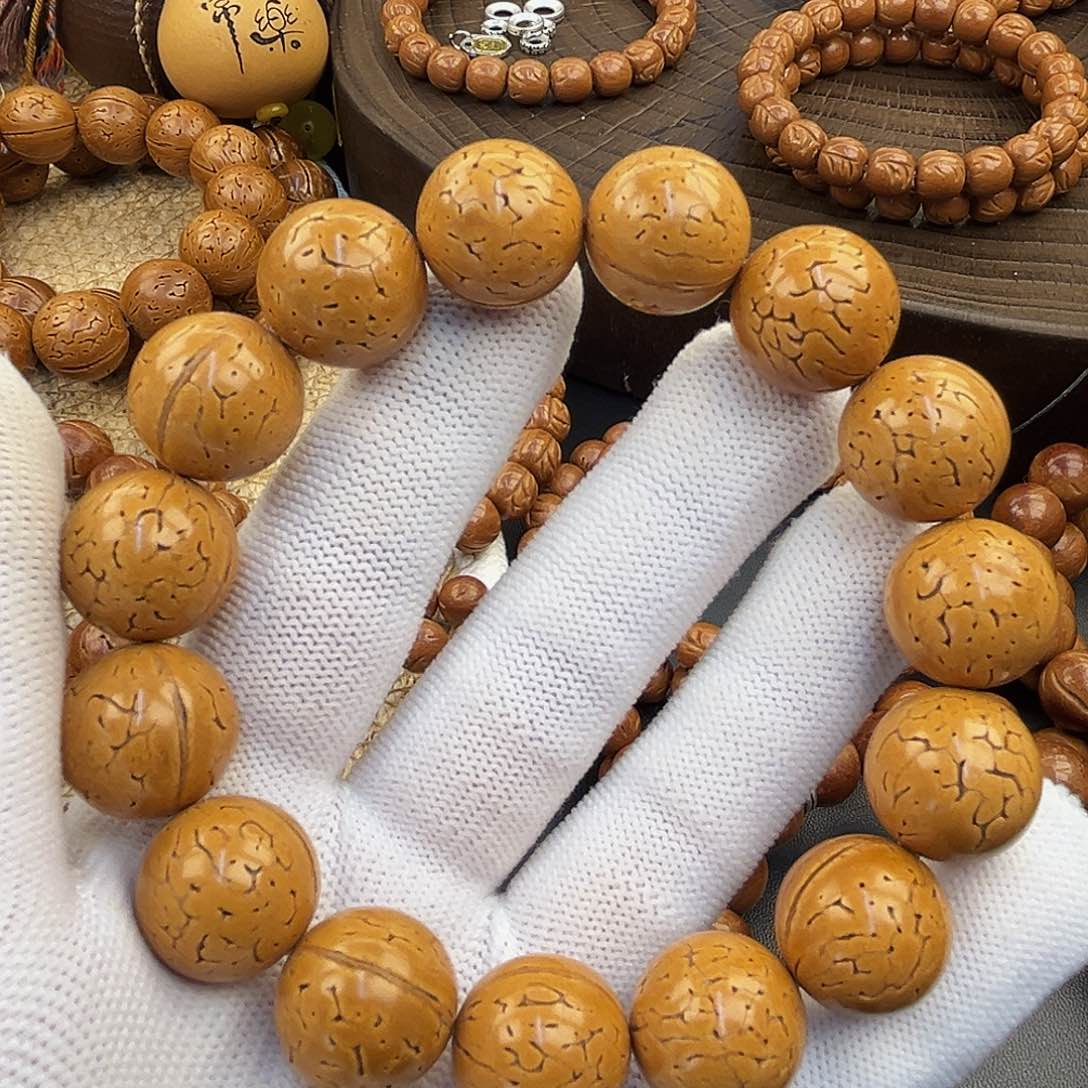 木质17尺寸黄财神桃核手串