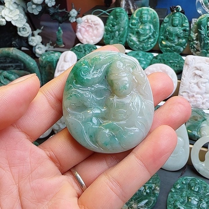 未镶嵌独山玉颈饰