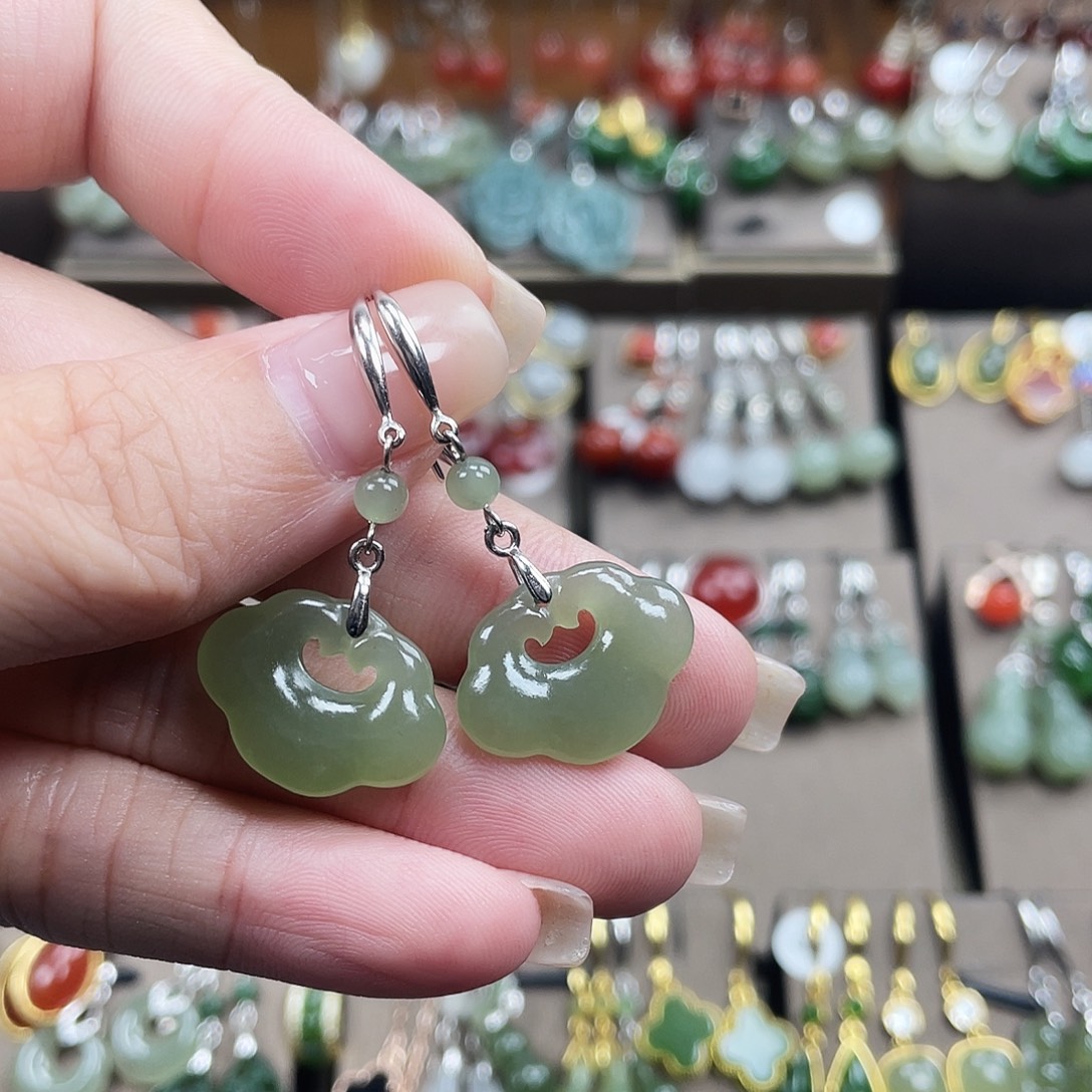 和田玉银S925镶嵌耳饰如意