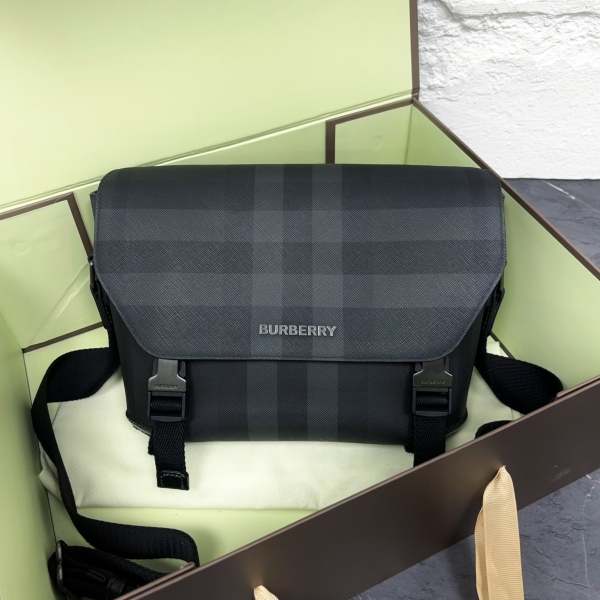 博柏利/包包/24×19×7/C8878621719