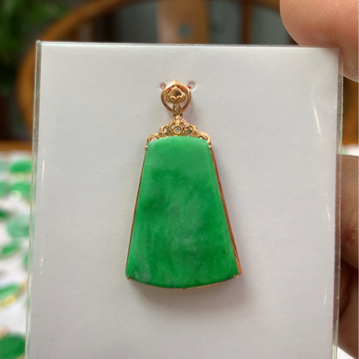 【闪购商品】翡翠颈饰18K金镶嵌翡翠