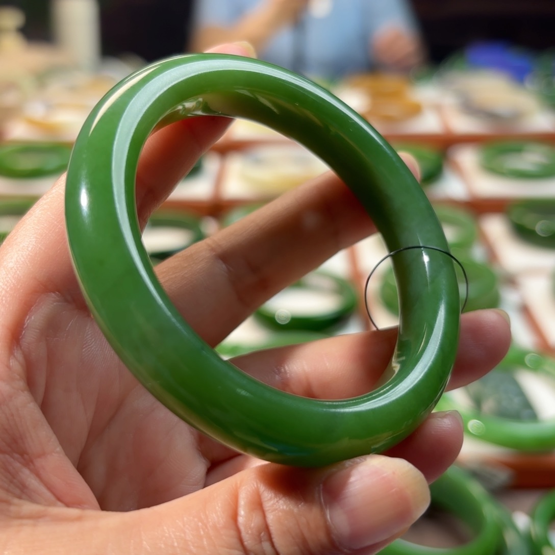 和田玉（碧玉）手镯未镶嵌