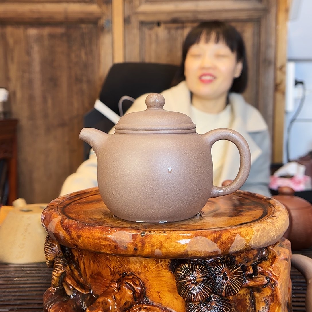 紫砂茶壶周春燕老师。280c c
