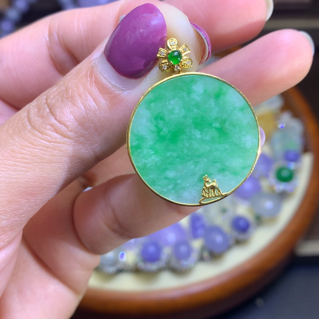 翡翠戒指18K金镶嵌翡翠