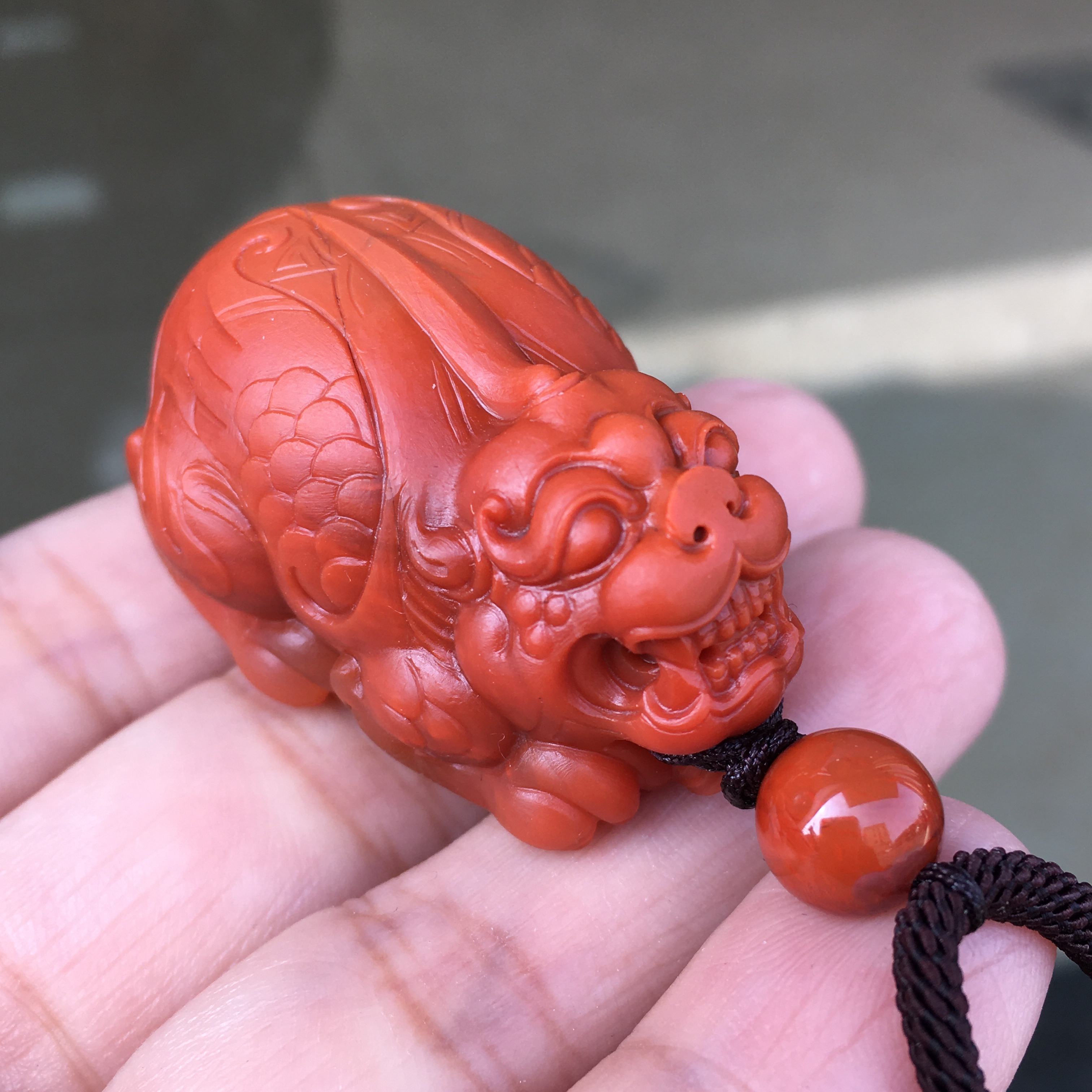 收藏级南红瓦西柿子红貔貅吊坠手工雕刻精湛玉质细腻