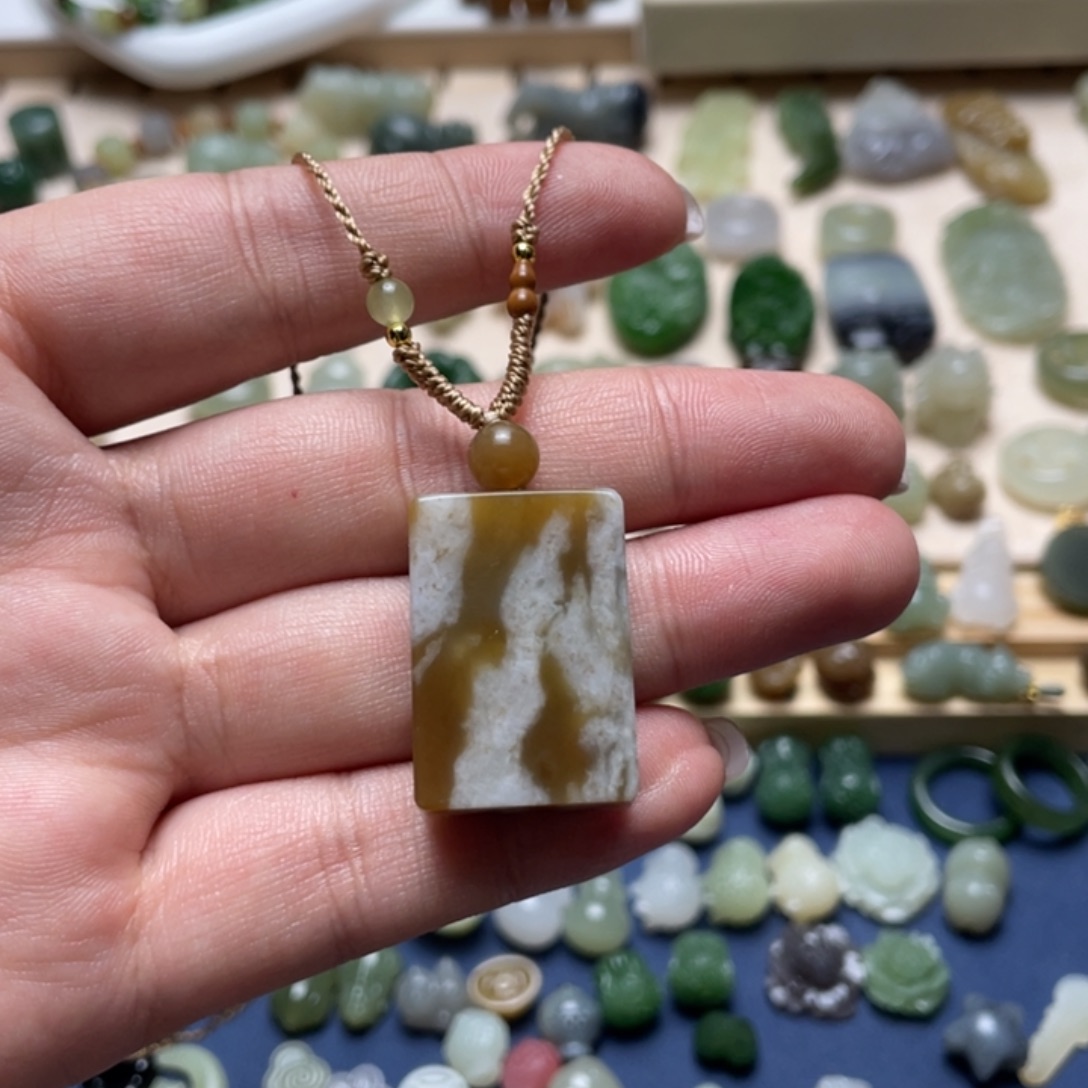 和田玉未镶嵌颈饰