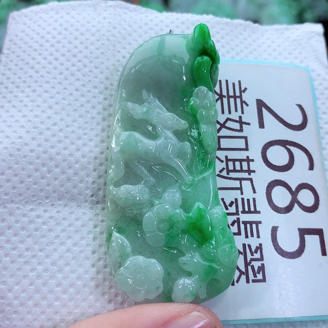 吊坠(不含链)未镶嵌翡翠