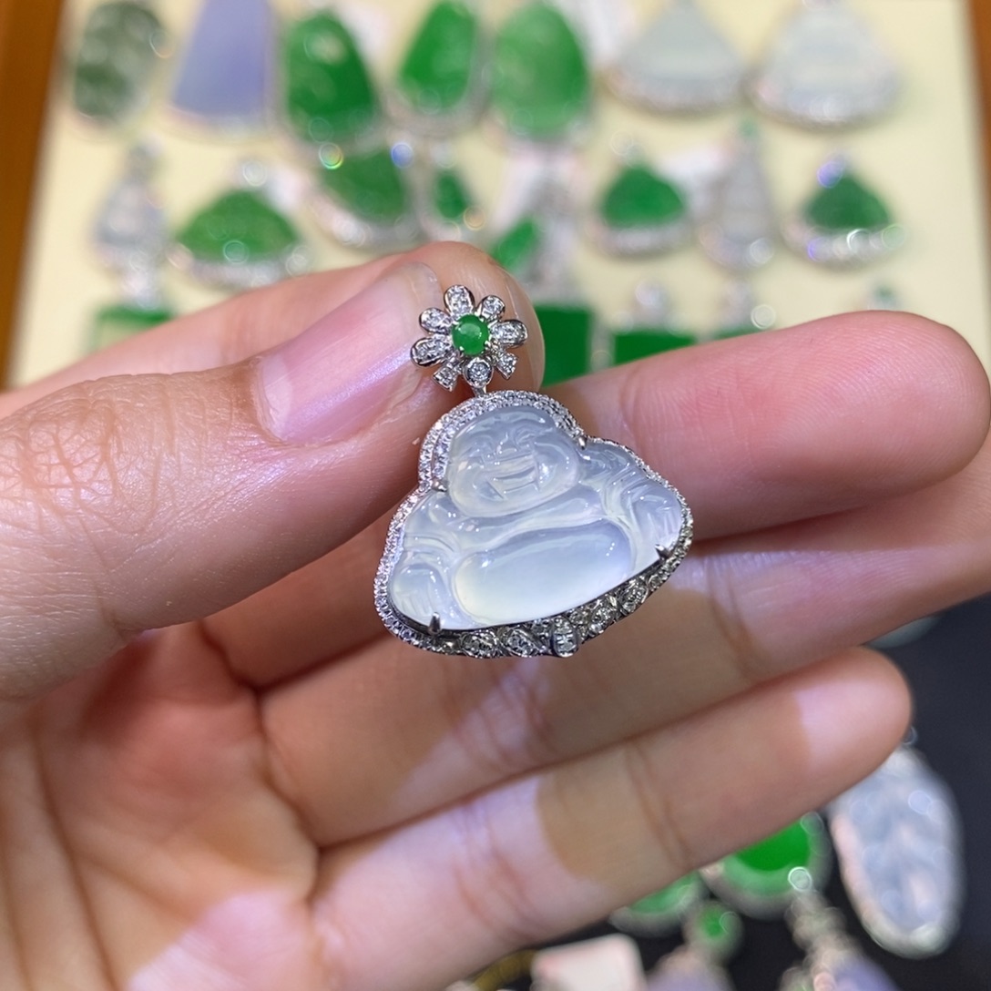 翡翠吊坠(不含链)18K金镶嵌