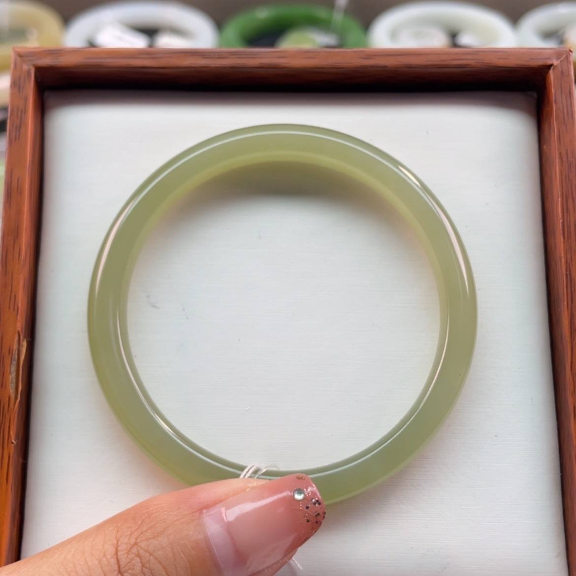 【闪购商品】和田玉手镯未镶嵌55