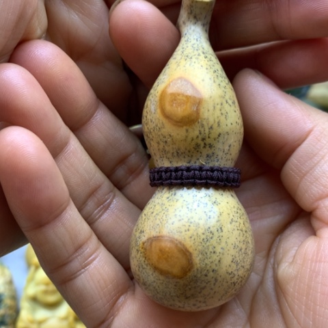 【闪购商品】未镶嵌岫岩河磨玉（透闪石质玉）把件