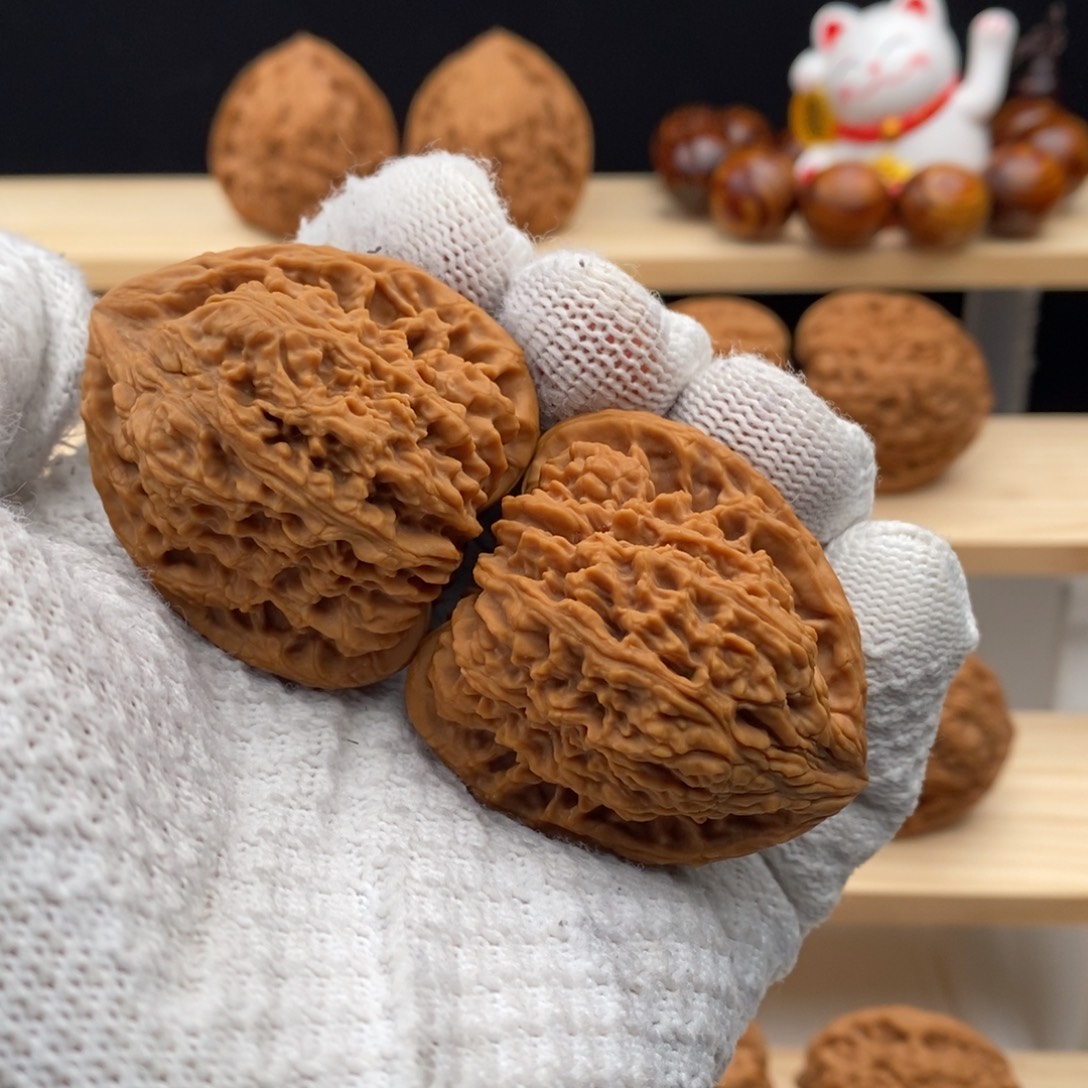 虎****文玩核桃把件涿鹿南疆