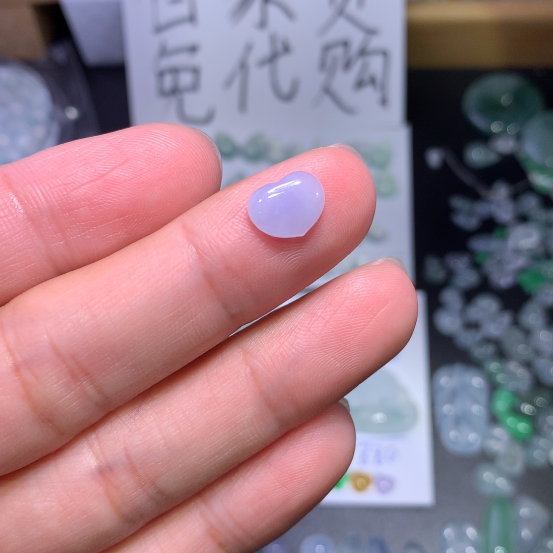 翡翠未镶嵌颈饰紫爱心