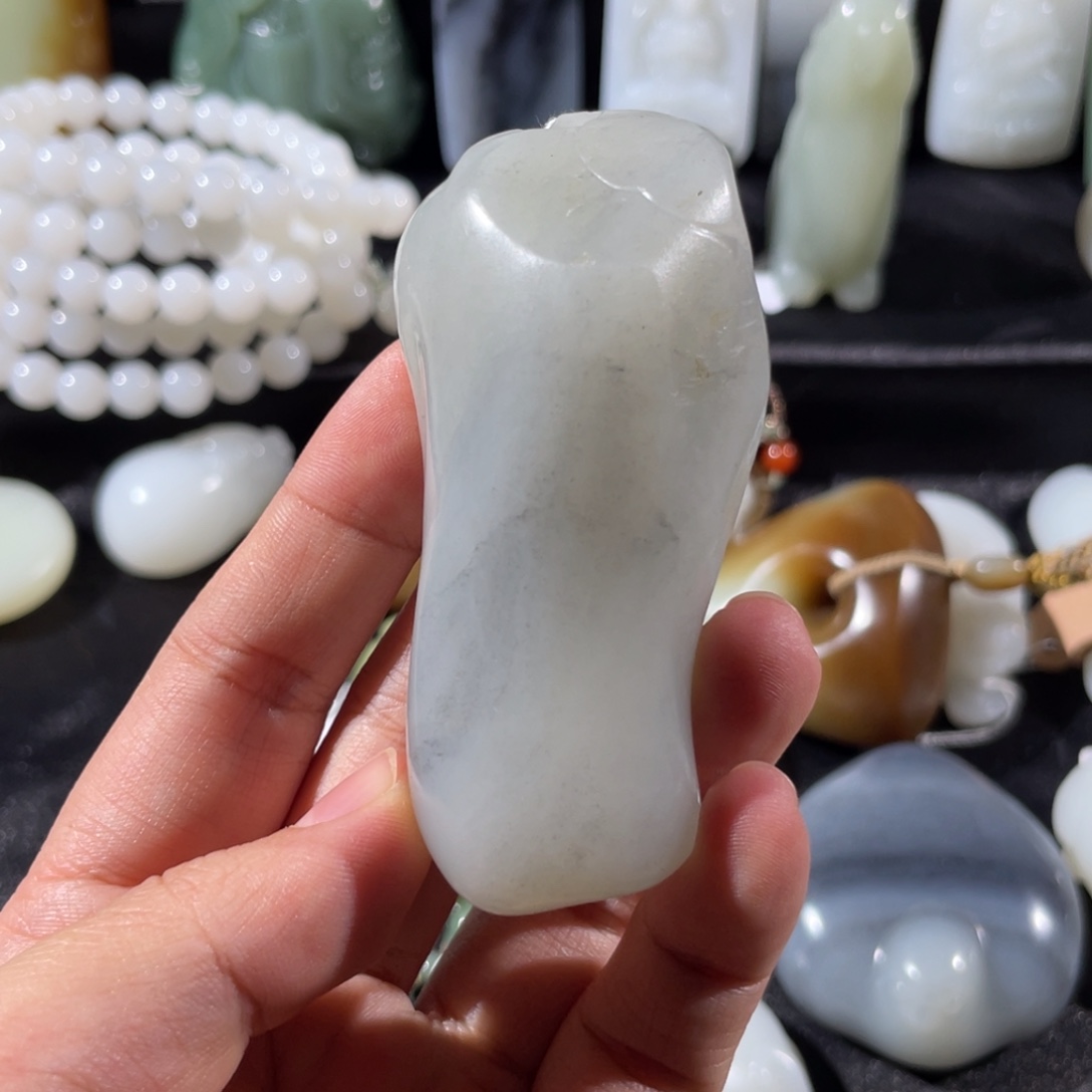 静***流和田玉未镶嵌颈饰